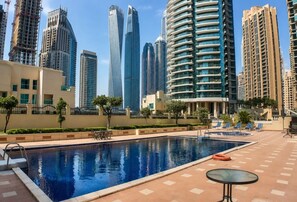 Pool - HAVN - 2 Bed in Diamond with Marina View (Dubai)