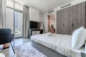Iron/ironing board, WiFi, bed sheets - HAVN - Modern Studio in Peninsula, Business Bay (Dubai)