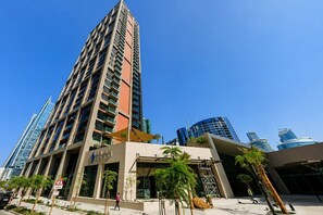 Exterior - HAVN - Modern Studio in Peninsula, Business Bay (Dubai)
