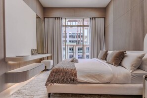 Desk, iron/ironing board, WiFi, bed sheets - HAVN- New Spacious 1 Bedroom in JVC (Dubai)