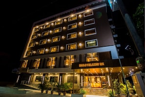 Front of property - Bhagyalaxmi NX Hotel (Shirdi)