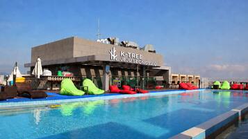 Seasonal outdoor pool