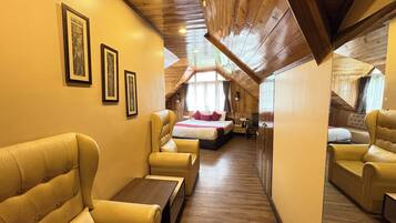 Design Double Room, City View
