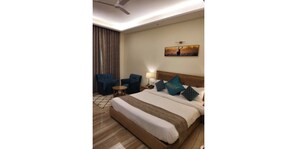 Desk, laptop workspace, free WiFi - Wild Pensione (Ramnagar)
