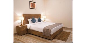 Desk, laptop workspace, free WiFi - Wild Pensione (Ramnagar)