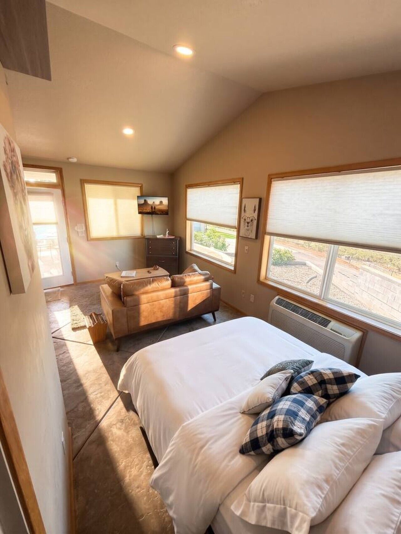 Viewtacular 1-bedroom Studio With Lazy Lagoon Pool - Medford