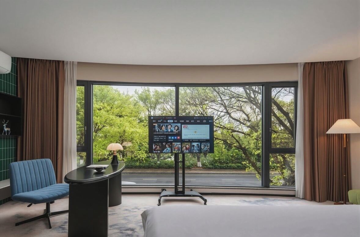 Design Suite, City View | Blackout curtains, soundproofing, free WiFi