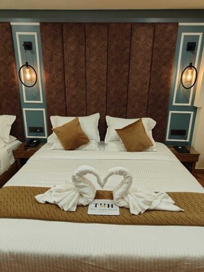 Premium-Dreibettzimmer, Talblick | Schreibtisch, kostenloses WLAN