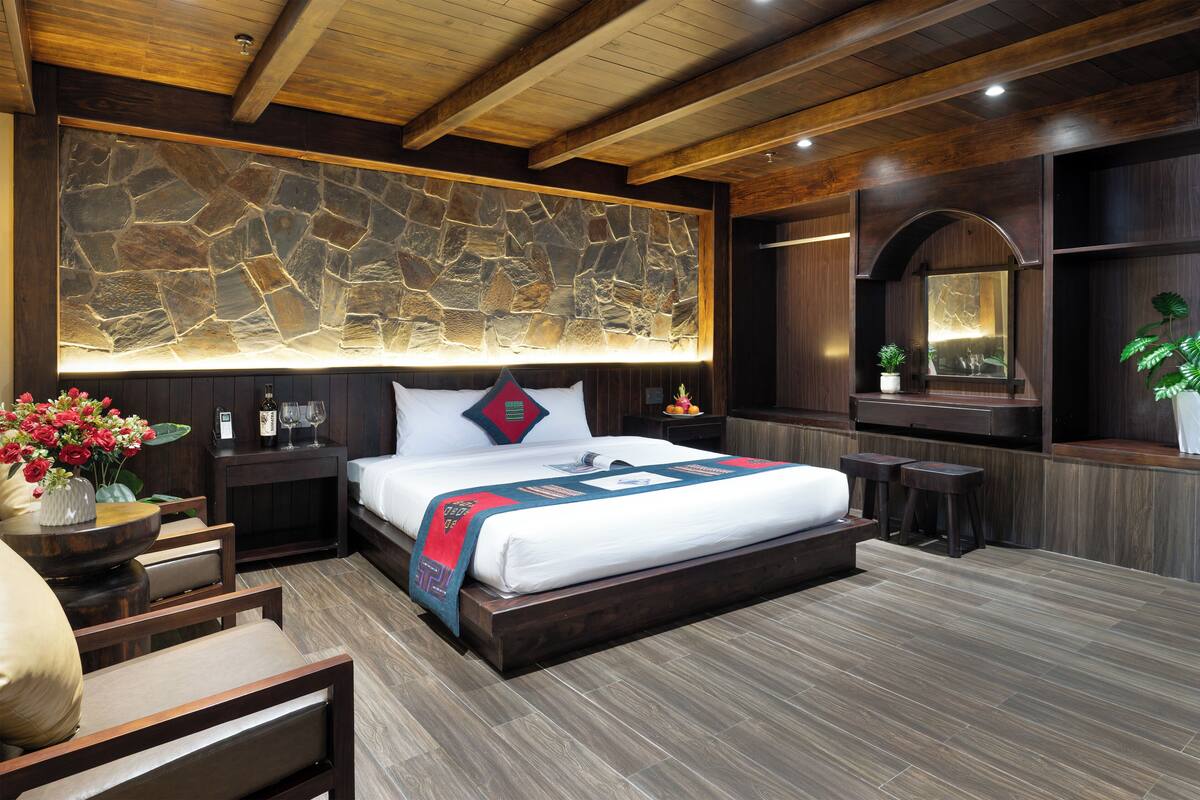 Quarto casal básico | Ferros/tábuas de passar roupa, Wi-Fi de cortesia, roupa de cama