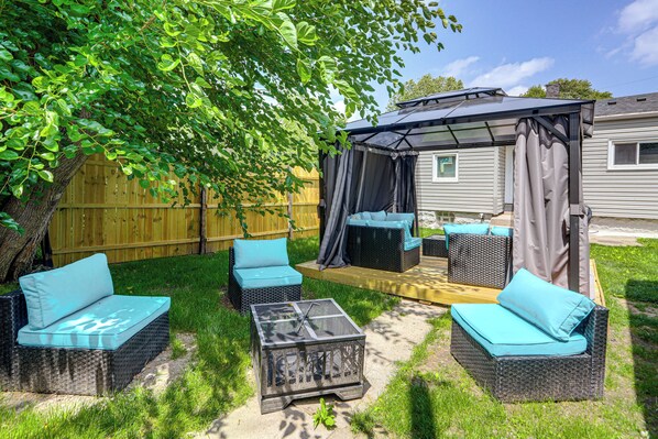 Terrace/patio - Group-Friendly Toledo Home for Zoo & Game Days (Toledo)