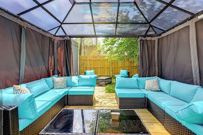 Group-Friendly Toledo Home for Zoo & Game Days
