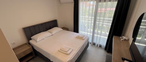 Comfort Double Room, Balcony, Sea View | Laptop workspace, blackout drapes, soundproofing, WiFi (free)