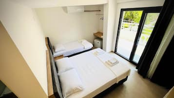 Comfort Triple Room, Balcony, Sea View | Laptop workspace, blackout drapes, soundproofing, WiFi (free)