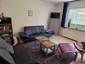 TV - Vacation Rental at Am Harlebogen 11, Apartment 1 - Vacation Rental at Am Harlebogen 9, Apartment 1 (Wittmund)