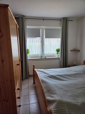 2 bedrooms, WiFi - Vacation Rental at Am Harlebogen 11, Apartment 1 - Vacation Rental at Am Harlebogen 9, Apartment 1 (Wittmund)