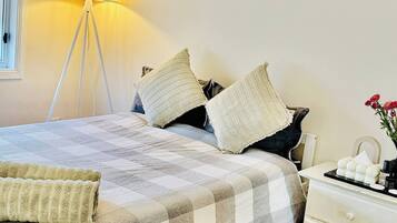 Iron/ironing board, Internet, bed sheets