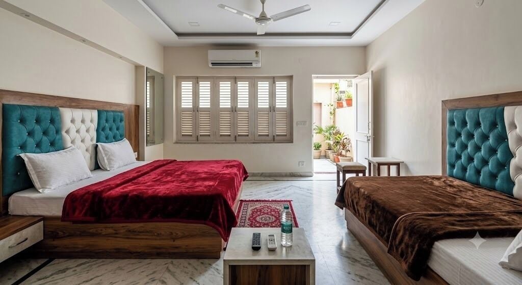 Suite Room | Hypo-allergenic bedding, desk, laptop workspace, free WiFi