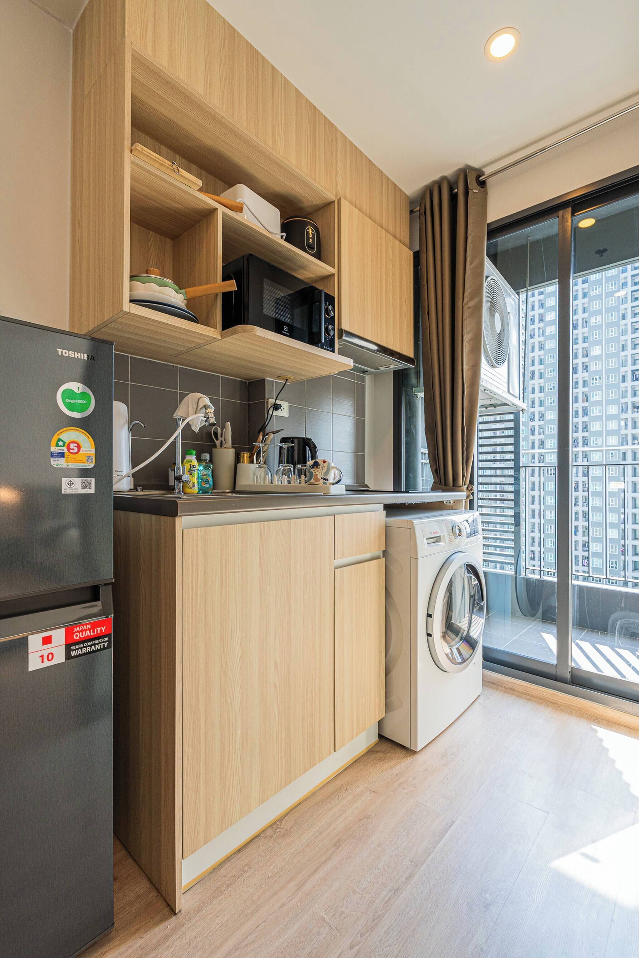 Fridge, microwave, stovetop, toaster