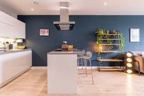 Interior - Contemporary East London Hideaway with Balcony (Greater London)