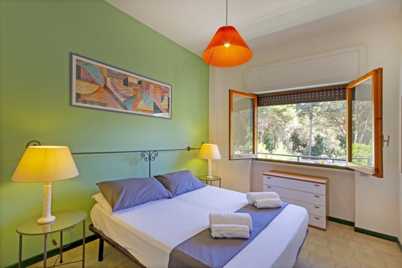 2 bedrooms, iron/ironing board