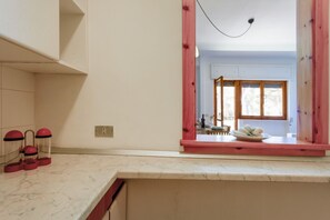 Interior - GuestHost - Alice Campoverde: Apartment 216 (Campo Verde)