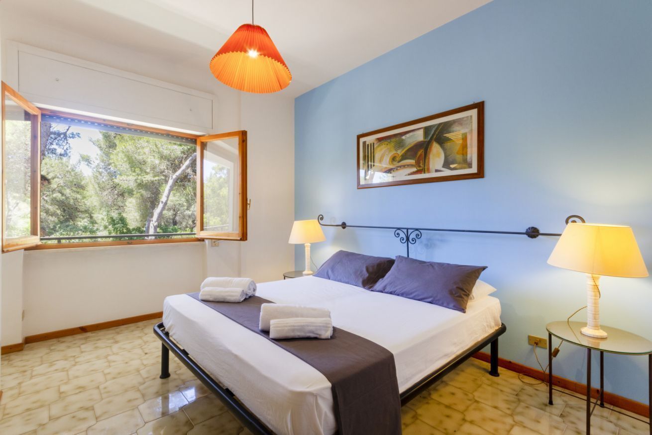 2 bedrooms, iron/ironing board