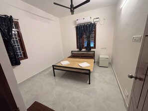 Deluxe Room | Iron/ironing board, free WiFi - The Value Stay Service Apartments (Chennai)
