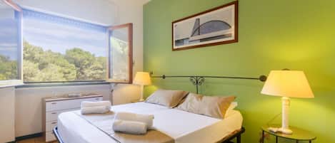 2 bedrooms, iron/ironing board