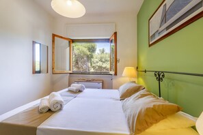 Iron/ironing board - GuestHost - Alice Campoverde: Apartment 304 (Campo Verde)