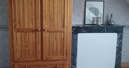 2 bedrooms, ideal for couples or friends, in a "mansion" near the swimming pool