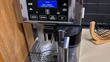 Kaffee und/oder Kaffeemaschine