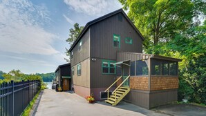 Exterior - 2 Mi to Six Flags: Lakefront 2-Camp Combo (Queensbury)