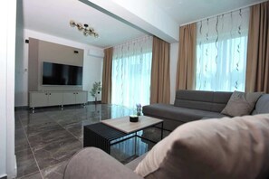 Living area - Villa PIA Luxurious Seaside Villa, Ground Floor - Onsite pool, 3 bedrooms, Private parking (Okrug Gornji)