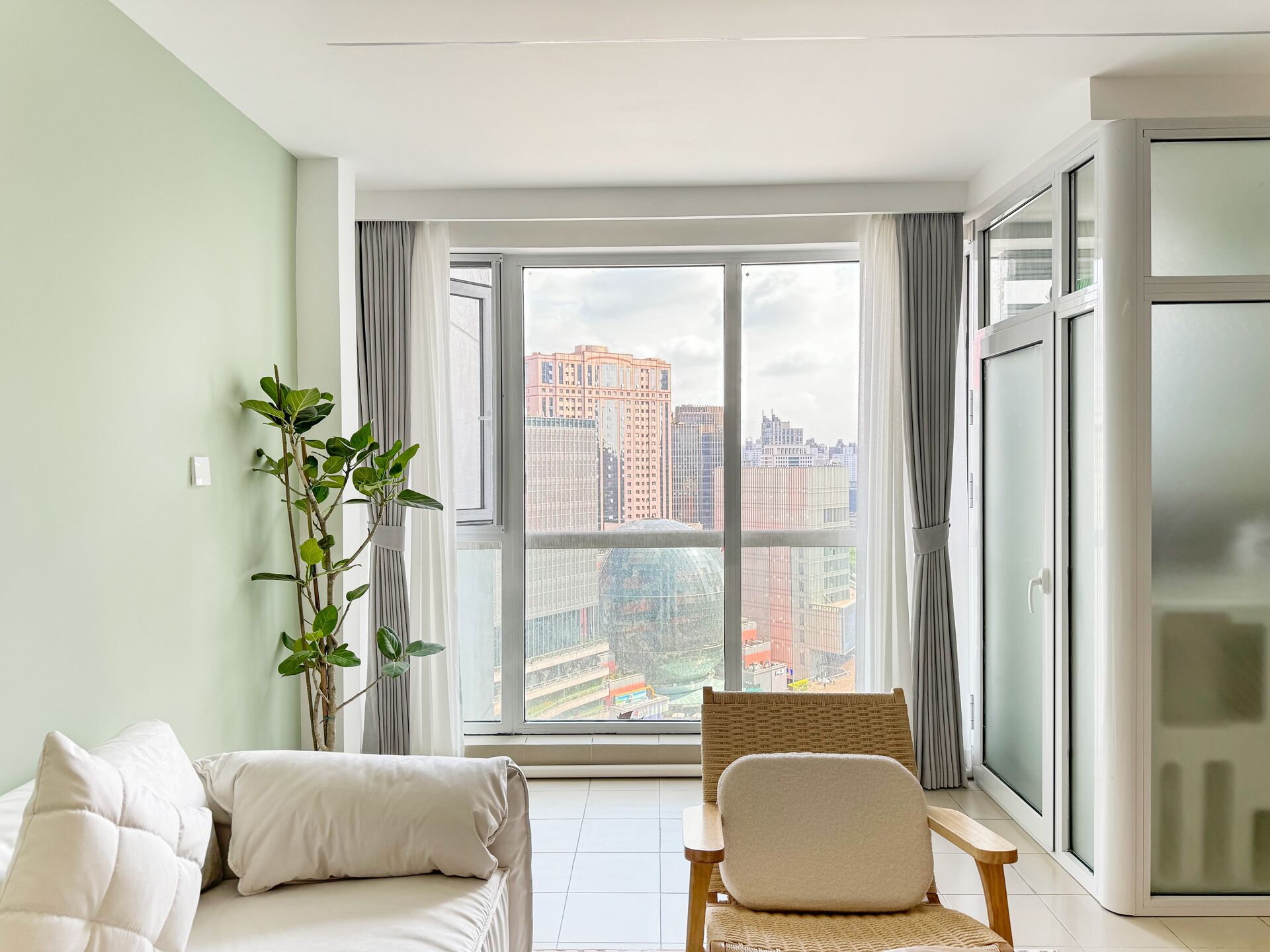 Family Apartment, 2 Bedrooms, Non Smoking, City View | Living area