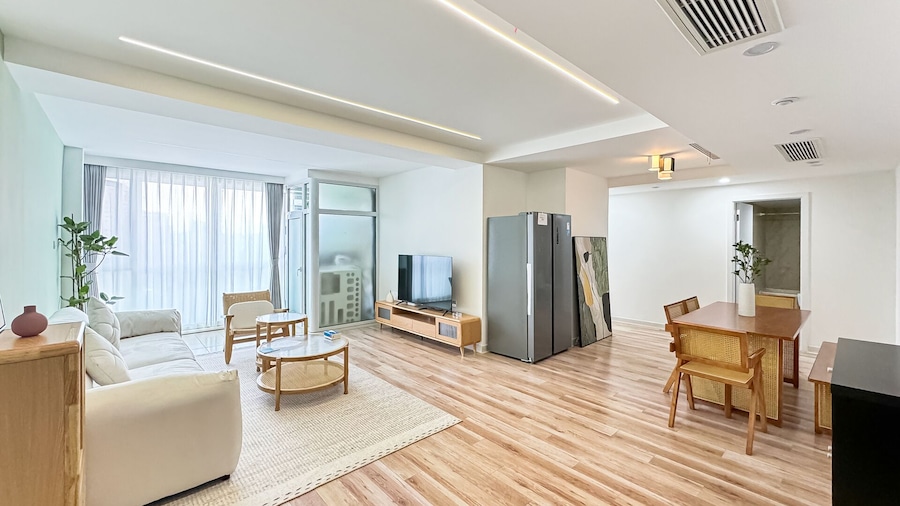Tyms 2BR Serviced Apartment Huijin Plaza
