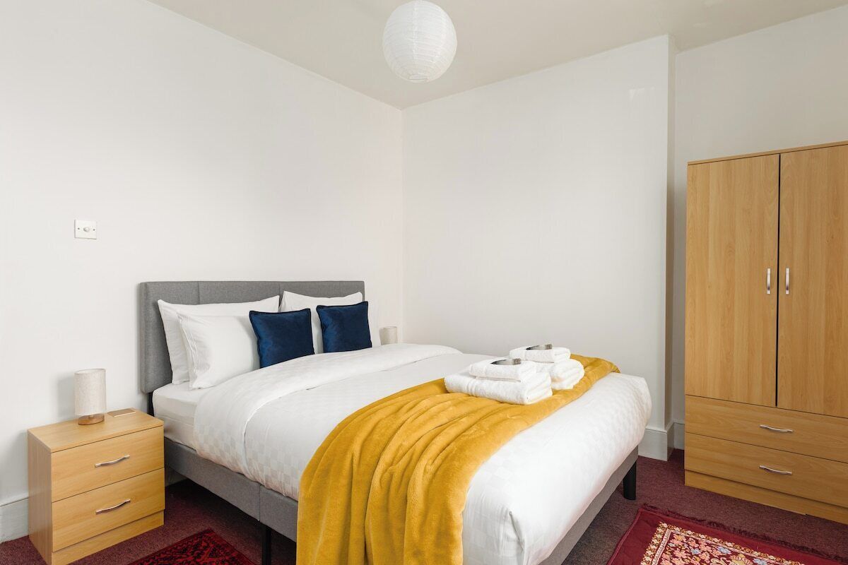 1 bedroom, iron/ironing board, bed sheets