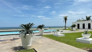 Pool - Time of the Sea (San Luis La Herradura)