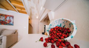 Apartment (1 Bedroom) | Living area | 32-inch Smart TV with cable channels - TD La Chianca Stylish Stay in Polignano Old Town (Polignano a Mare)