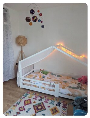 Iron/ironing board, travel cot, free WiFi, bed sheets - Cosy house with cat (Saint-Pierre-des-Corps)