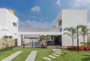 Fachada de la propiedad