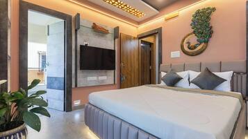 Apartment (2 Bedrooms) | 3 bedrooms, desk, laptop workspace, iron/ironing board