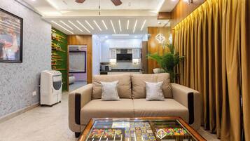 Apartment (2 Bedrooms) | Living area | TV