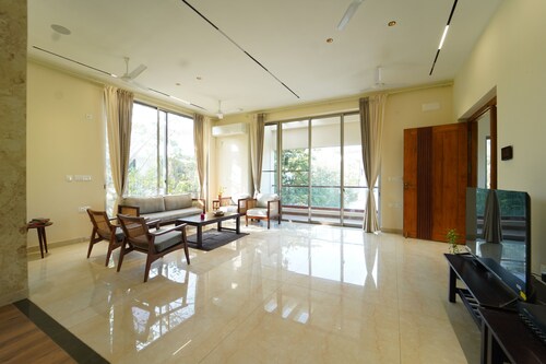Aurora Mansion by Red Olive 3bhk Nr ECR Beach