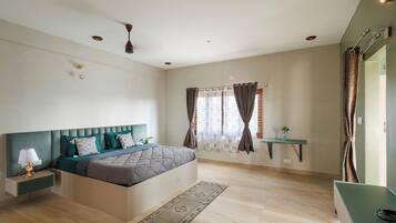 Apartment (1 Bedroom) | 3 bedrooms, laptop workspace, iron/ironing board, bed sheets
