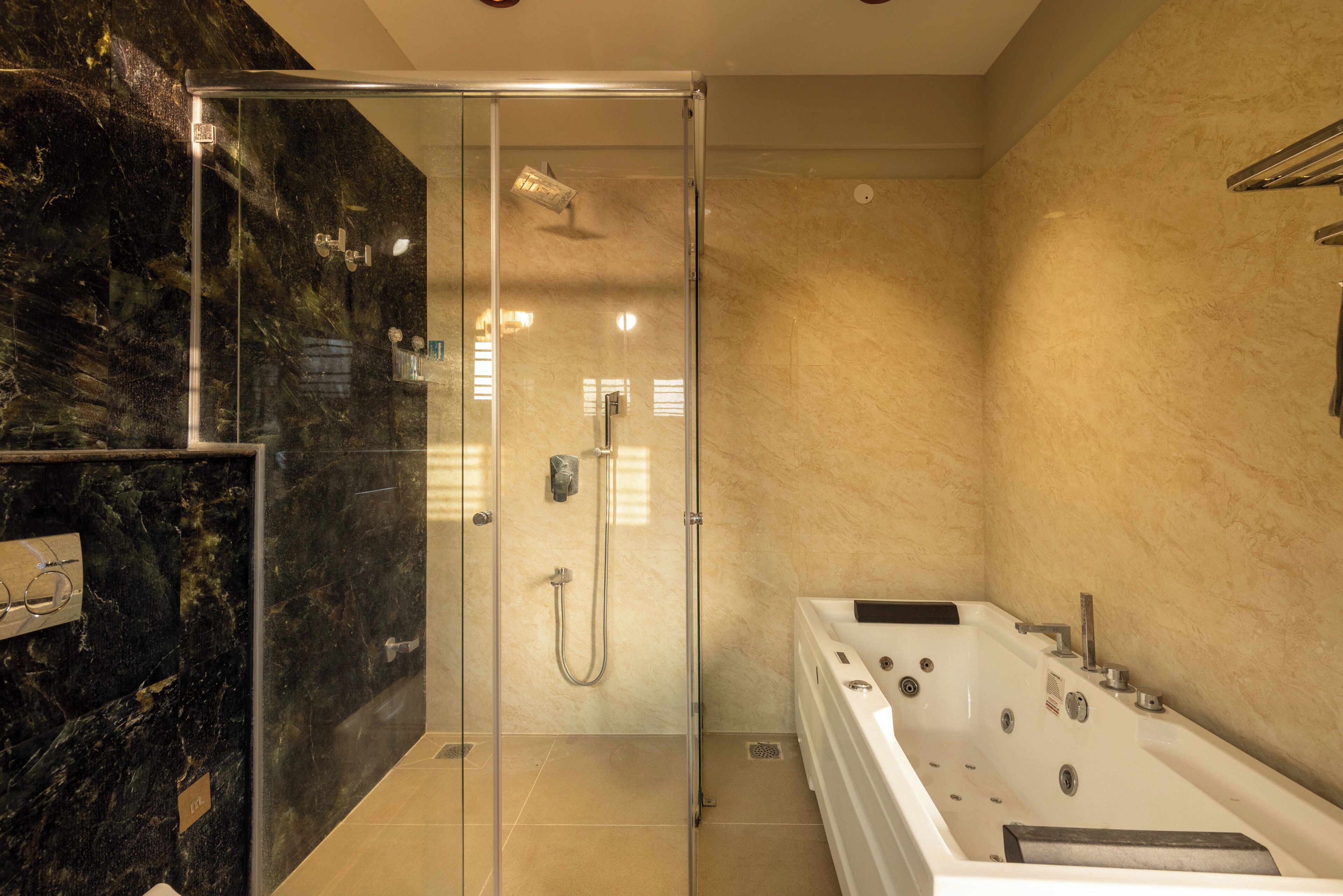 Apartment (1 Bedroom) | Bathroom | Shower