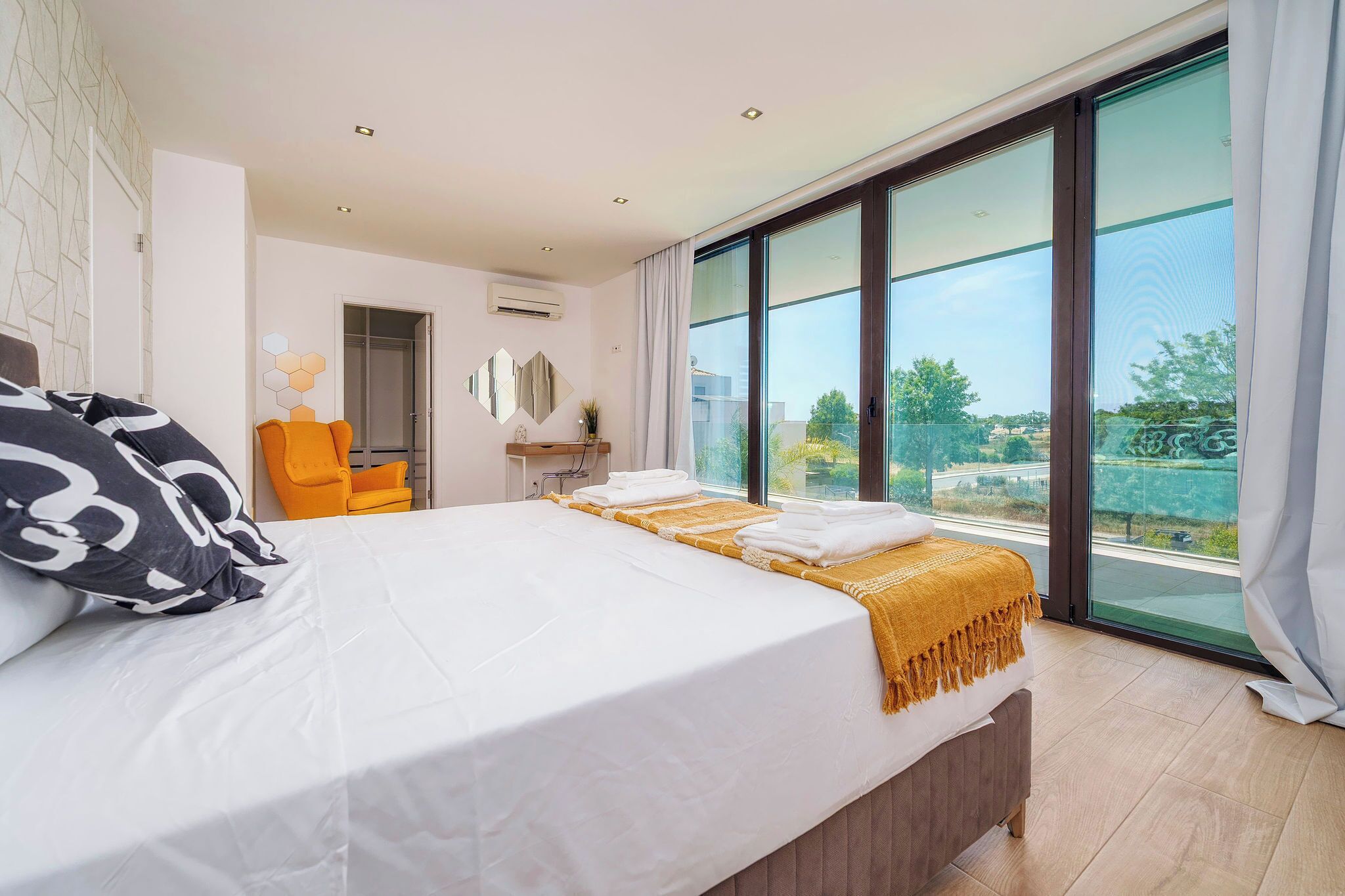 Villa familiare, balcone | Ferro/asse da stiro, Wi-Fi gratuito