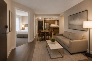 Economy Room | Living area - Dovetail Hotel (Toronto)
