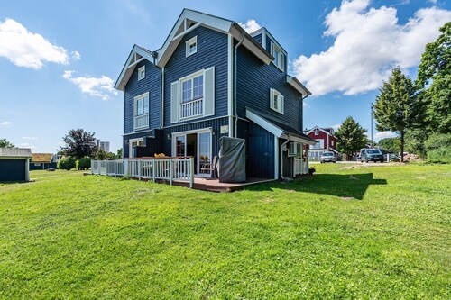 Apartment 'Ferienhaus Meerblick' with Sea View, Wi-Fi, and Air Conditioning