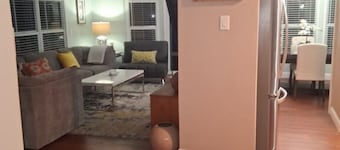 Cozy 2-bedroom Waterfront Cottage in Beautiful Marco Island!!