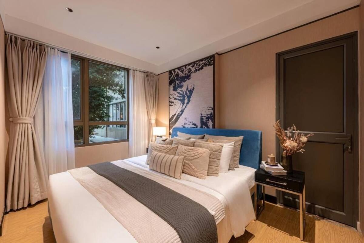 Premium-Apartment, 3 Schlafzimmer, Balkon | Schallisolierte Zimmer, kostenloses WLAN